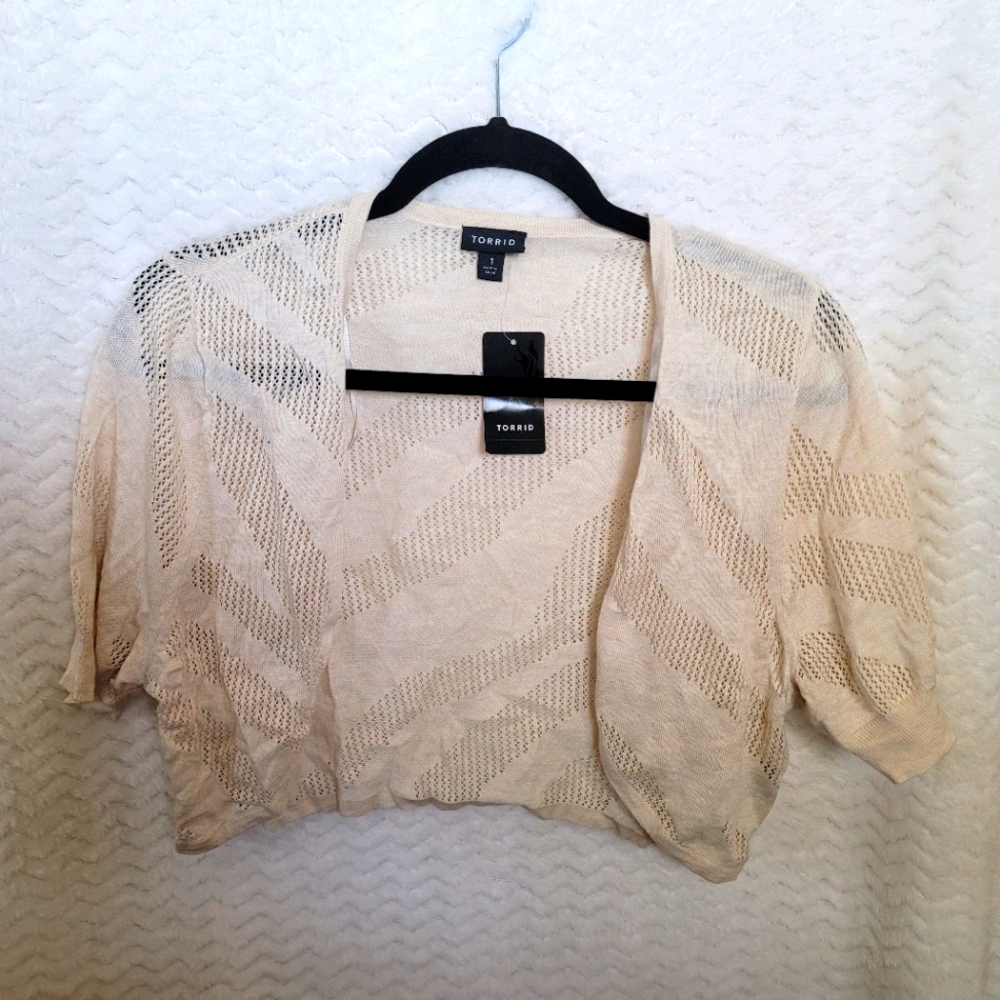 NEW Torrid Shrug Sweater. Sz 1